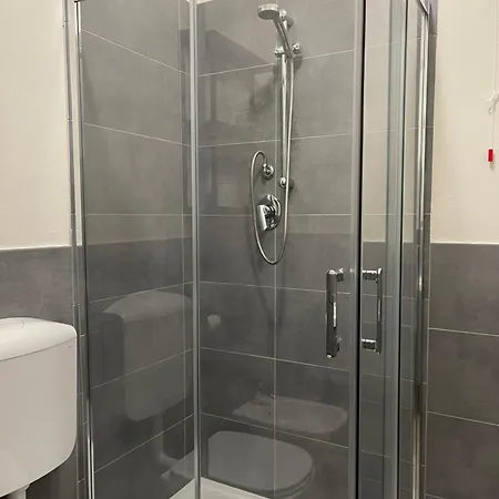 Casa アパート ストレーザ