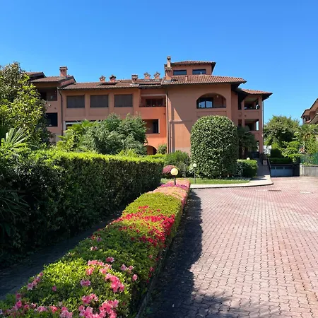 Casa *